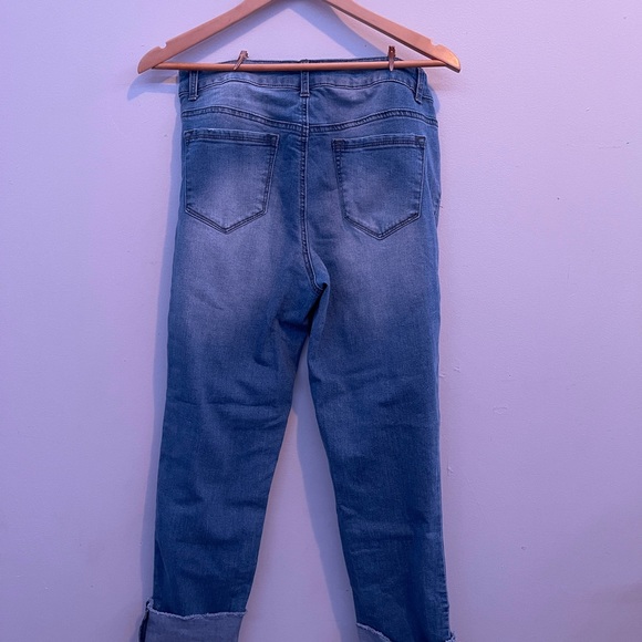 Jeans size 12 can fit size 10 not high rise - Picture 5 of 5